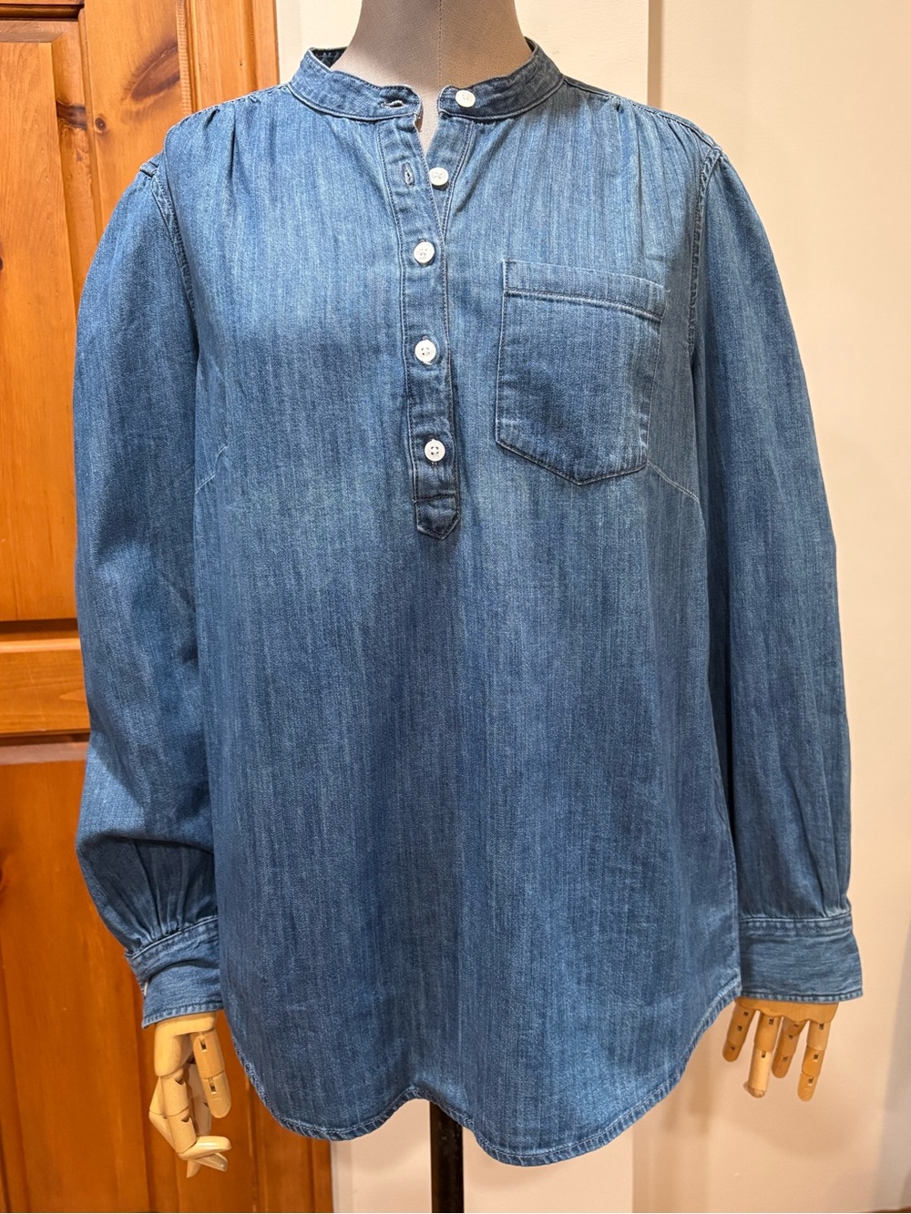 Brooks Brothers Blue Denim Button-Front Casual Shirt, size medium, like new!